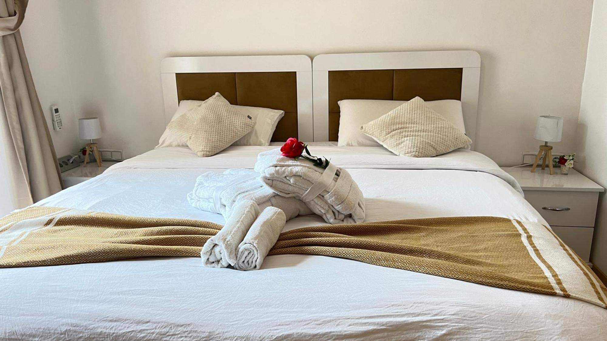 Appartement De Luxe Avec Jardin Vue Sur La Piscine Golf Securise 24H Sur 24 A 5 Minutes De L Aeroport مراكش المظهر الخارجي الصورة