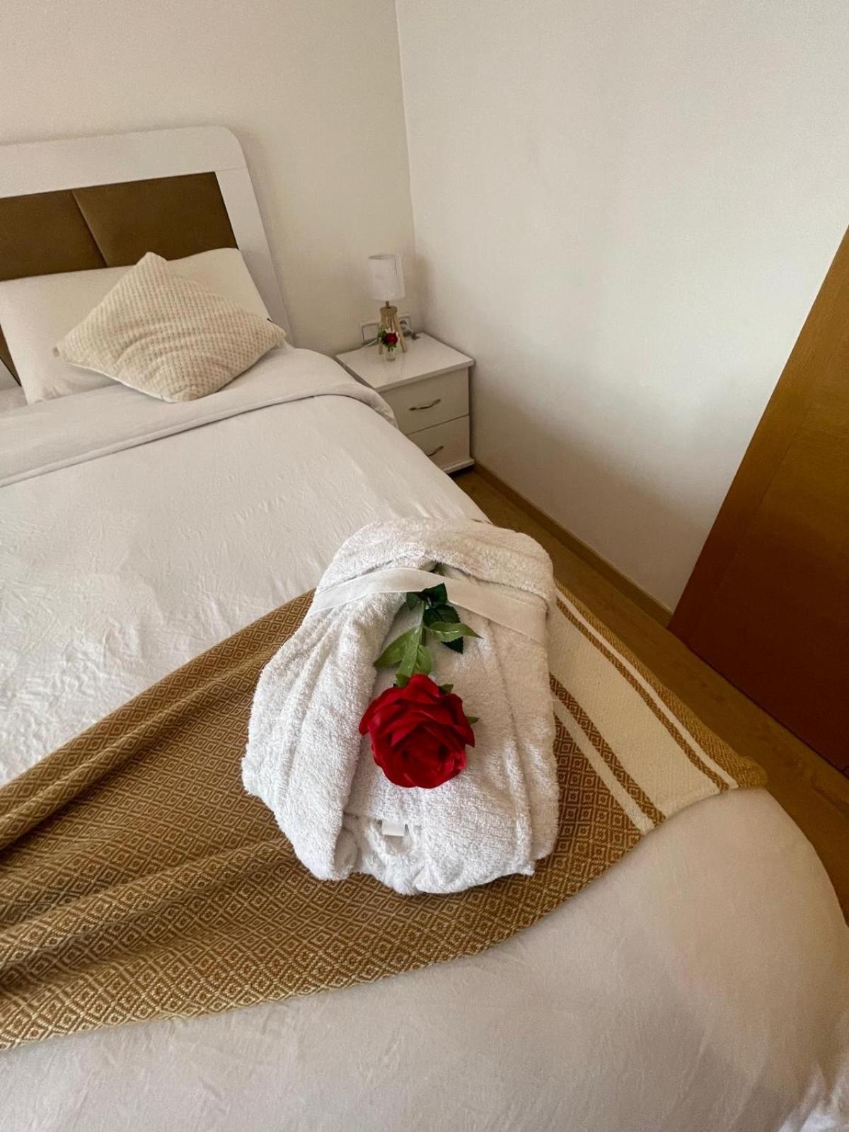 Appartement De Luxe Avec Jardin Vue Sur La Piscine Golf Securise 24H Sur 24 A 5 Minutes De L Aeroport مراكش المظهر الخارجي الصورة
